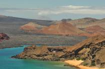 A paisagem vulcânica da Ilha de San Bartolomeu (próxima a Isla de Santiago), em Galápagos